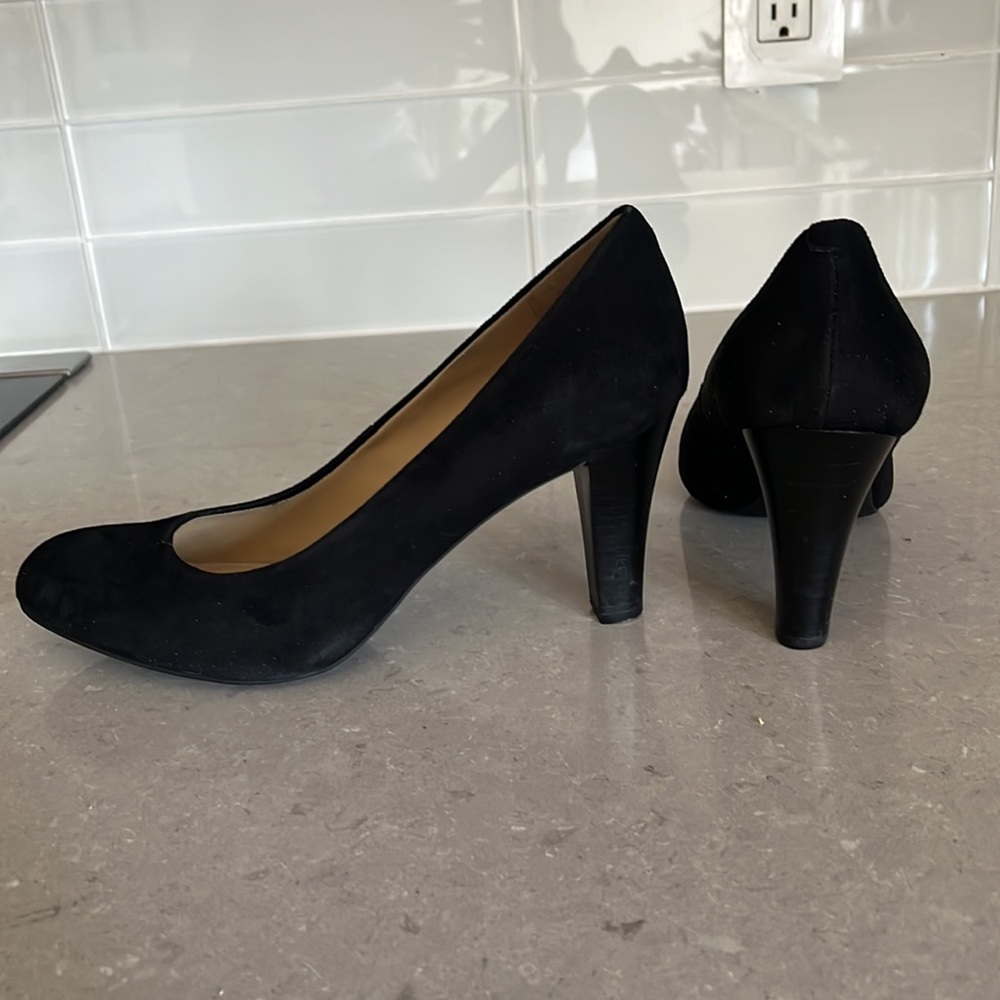 Black Suede Geox Heels 🖤